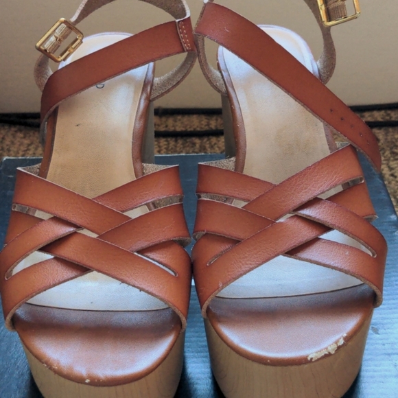 Torrid brown platform sandals - Picture 1 of 6